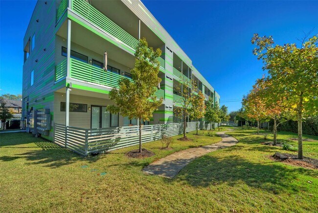 Building Photo - 4004 Banister Ln