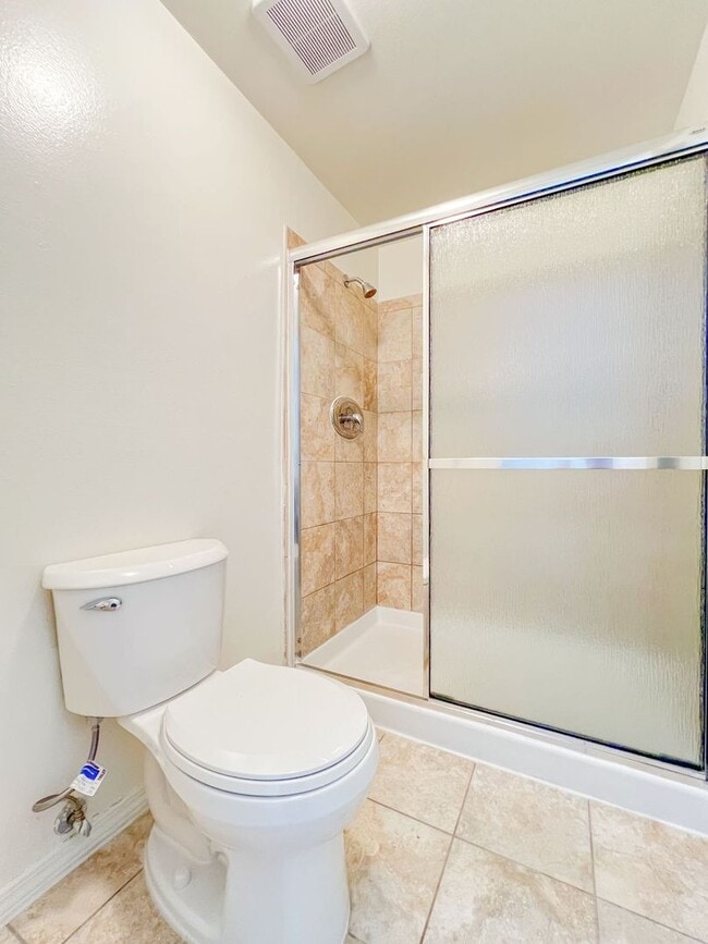 Building Photo - Santa Ana - Gorgeous Interior Remodel 4 be...