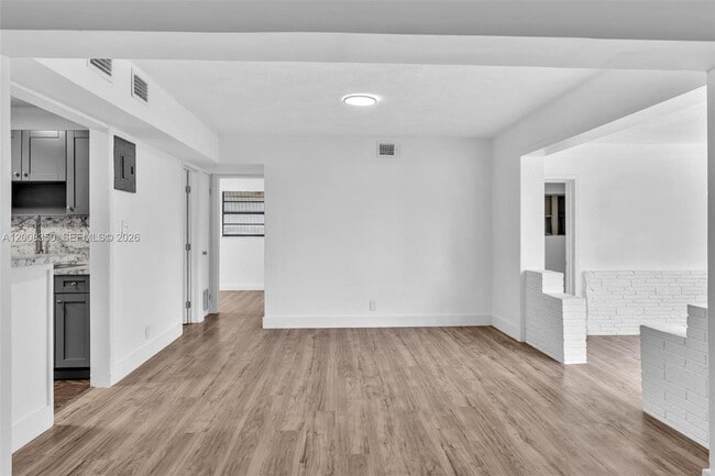 Building Photo - 1824 NW 25th Ave