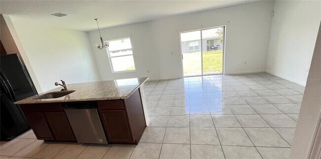 Building Photo - 819 Fillmore Ct