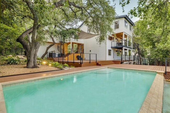 Building Photo - 1105 Constant Springs Dr