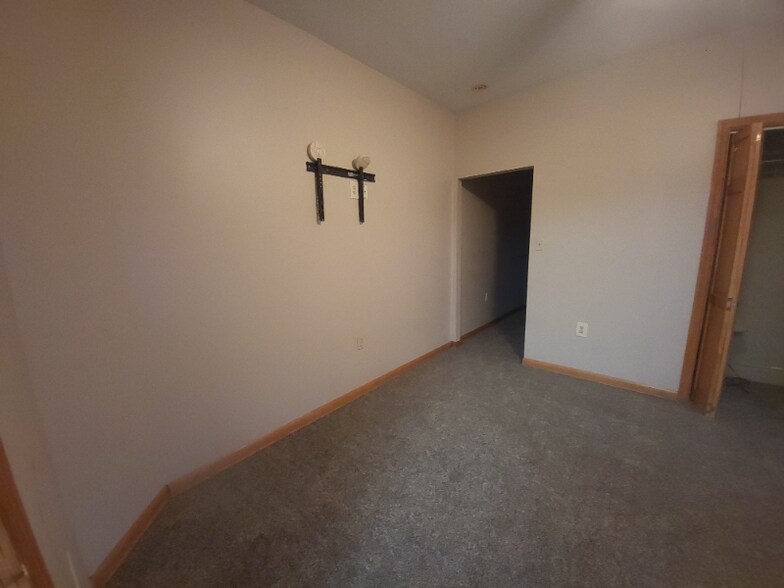 Building Photo - 1121 Monroe Ave