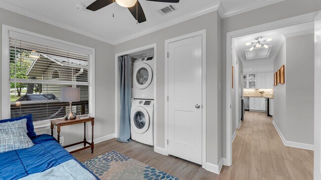 Building Photo - 207 Elm Lodge Dr