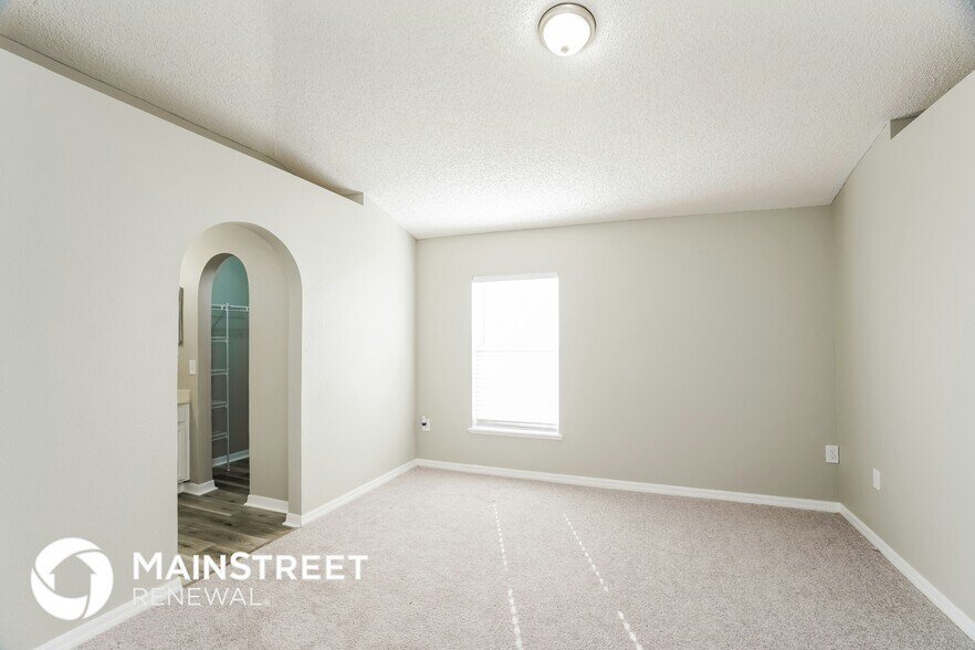 Building Photo - 10401 Opus Dr