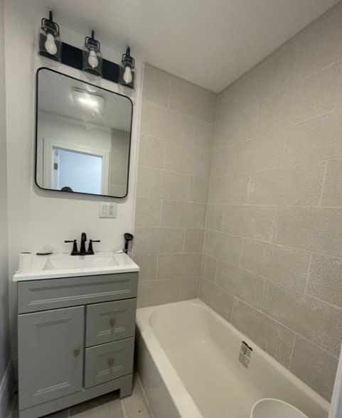 Building Photo - 117 Orleans St