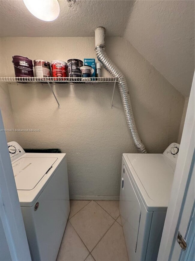 Building Photo - 775 SW 148th Ave