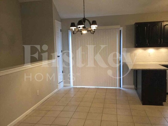 Building Photo - 1707 Brent Ln