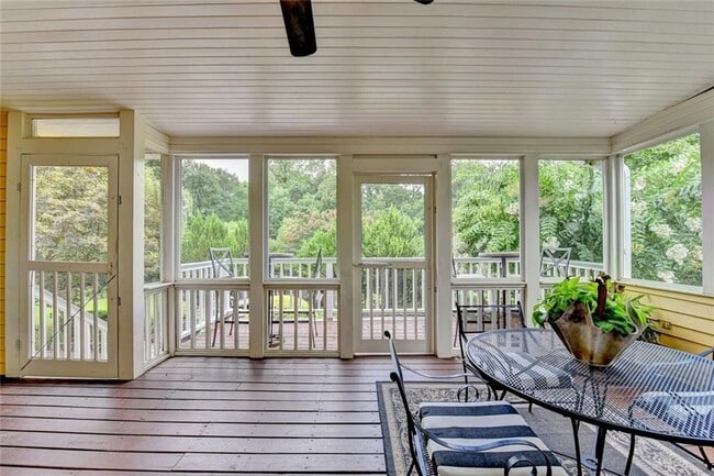 Building Photo - 2611 Briers N Dr