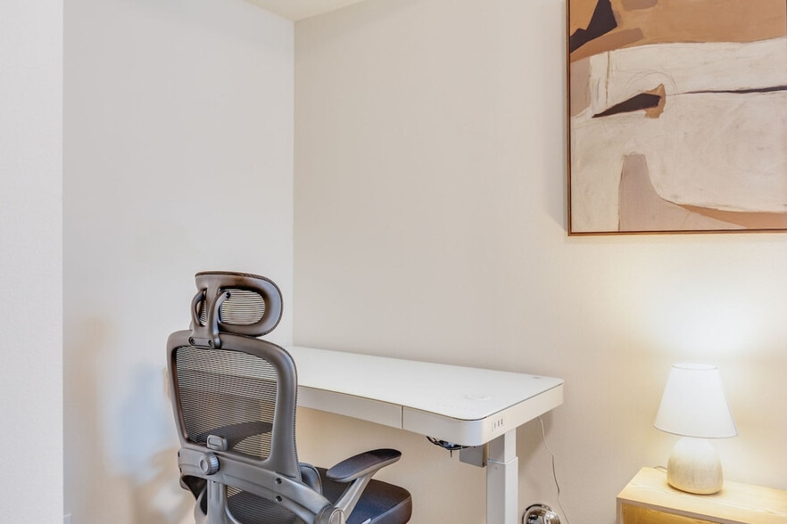 Building Photo - 2122 3rd Ave N