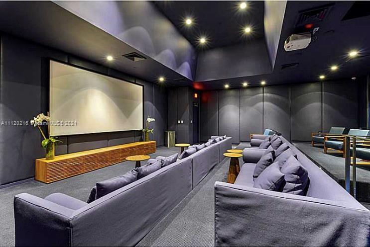 Building Photo - 1300 Brickell Bay Dr