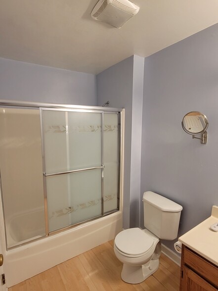 Building Photo - 2116 Rugen Rd