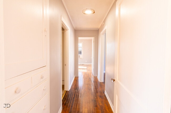 Building Photo - 2100 Garfield St