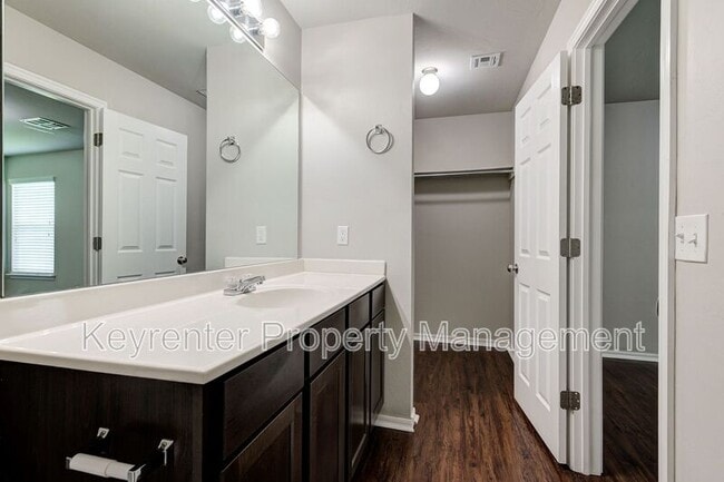 Building Photo - 3533 SE 94th St
