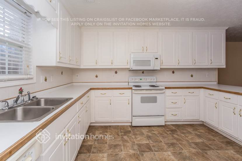 Building Photo - 210 Berkshire Pass