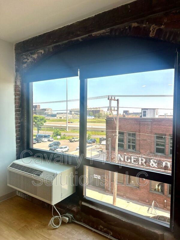 Building Photo - 1831 W Michigan St