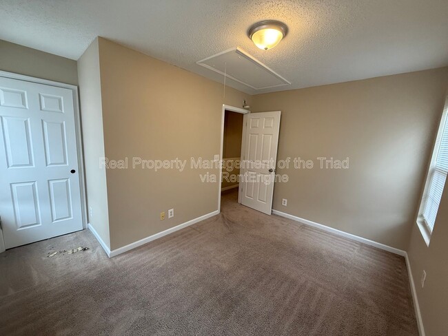 Building Photo - 1124 Highstone Dr