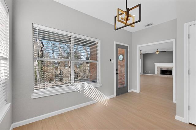 Building Photo - 325 Crooked Creek