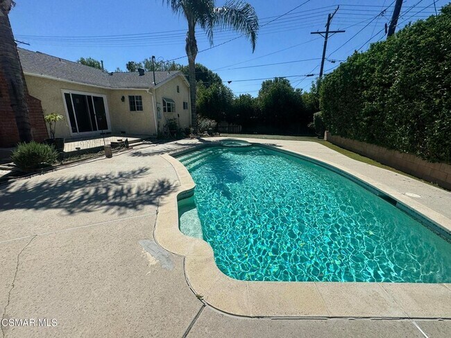 Building Photo - 22359 Lanark St