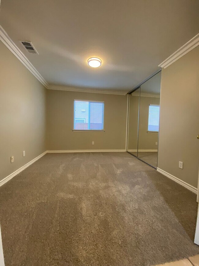 Building Photo - Temecula 4 Bedroom + Loft & Office Available in July