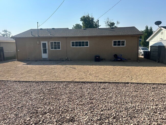 Building Photo - 88 Rose Dr