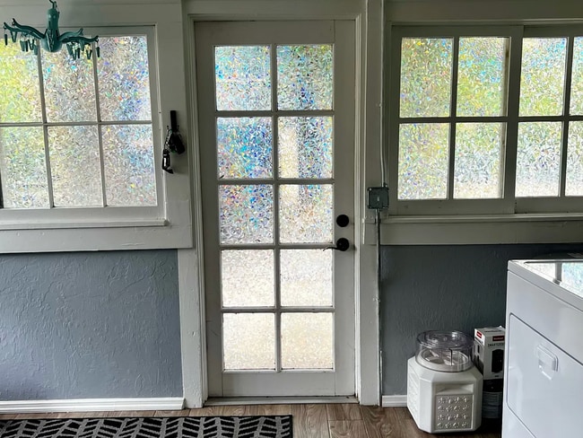 Building Photo - 1531 Hough St