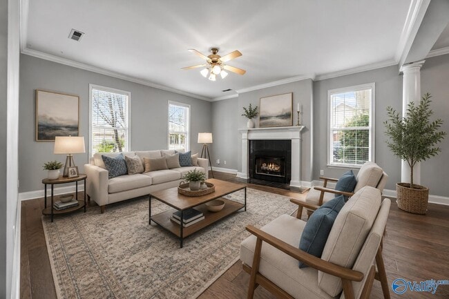 Building Photo - 5104 Frankford Dr SE