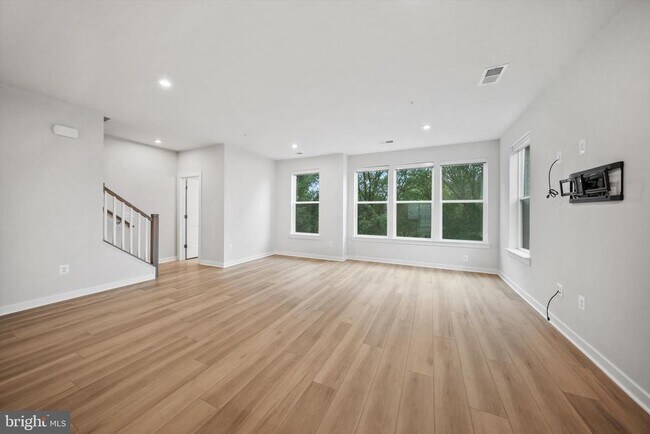 Building Photo - 14256 Newbrook Dr