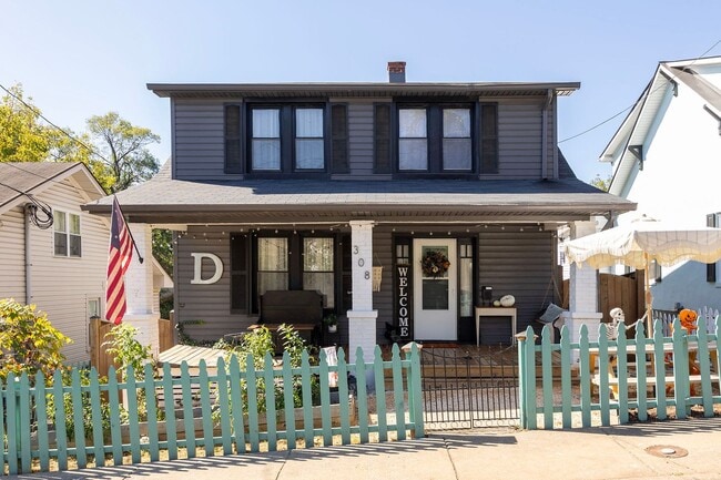 Building Photo - 308 W Main St