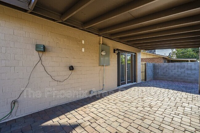 Building Photo - 8532 E Chaparral Rd