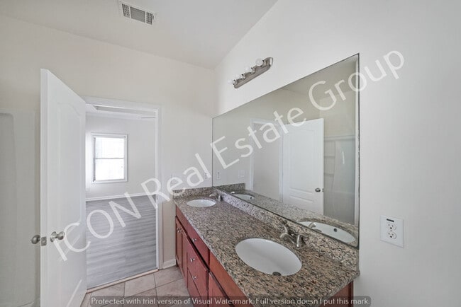 Building Photo - 4/3 Ranch home in Swim Tennis community