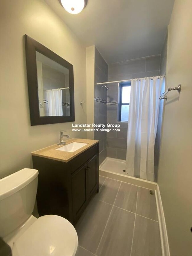 Building Photo - 1 bedroom in Chicago IL 60626