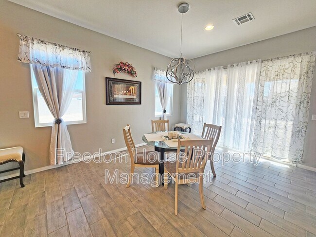 Building Photo - 4901 Fairwood Ct