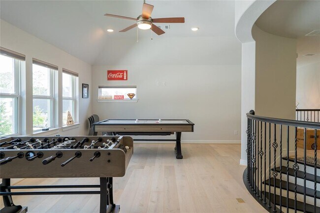 Building Photo - 96 Madrone Terrace Pl