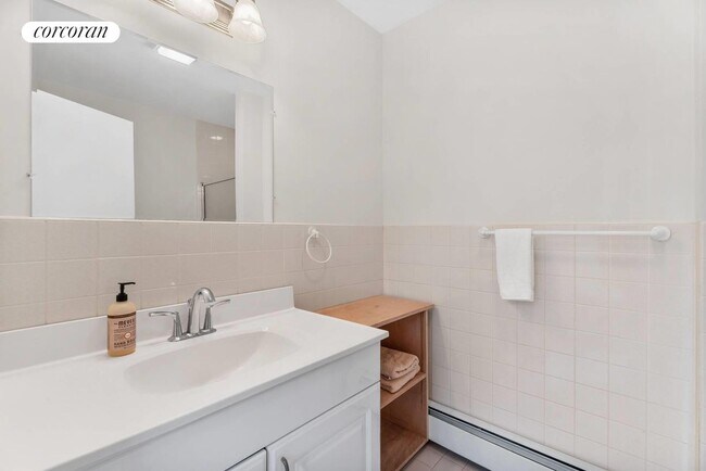 Building Photo - 26 Whalers Dr