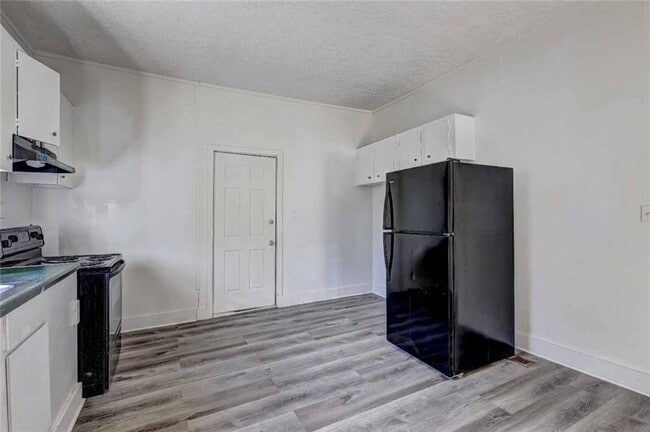 Building Photo - 760 Magnolia Dr