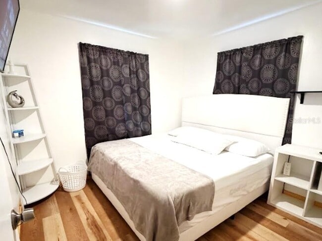 Building Photo - 137 N Nowell St