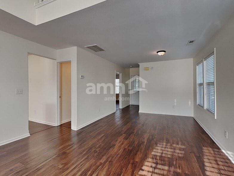 Building Photo - 118 Greenway St