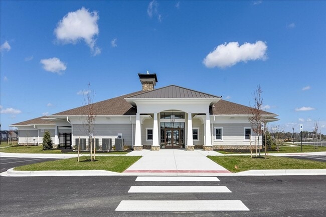 Building Photo - 1 month free with 24-month lease! Attracti...