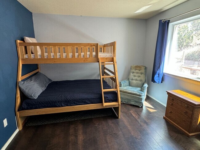 Building Photo - 4 Bedroom, 3 Bathroom Home in Tijeras, NM