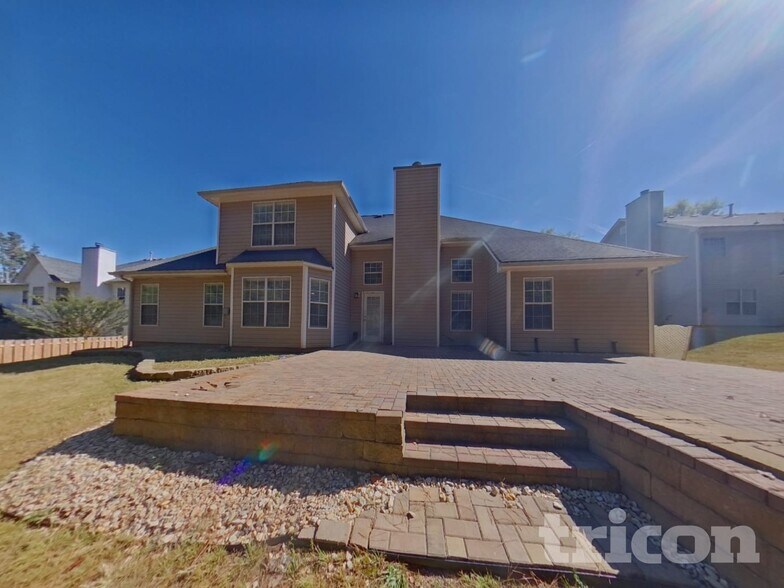 Building Photo - 12513 Lakeside Pkwy