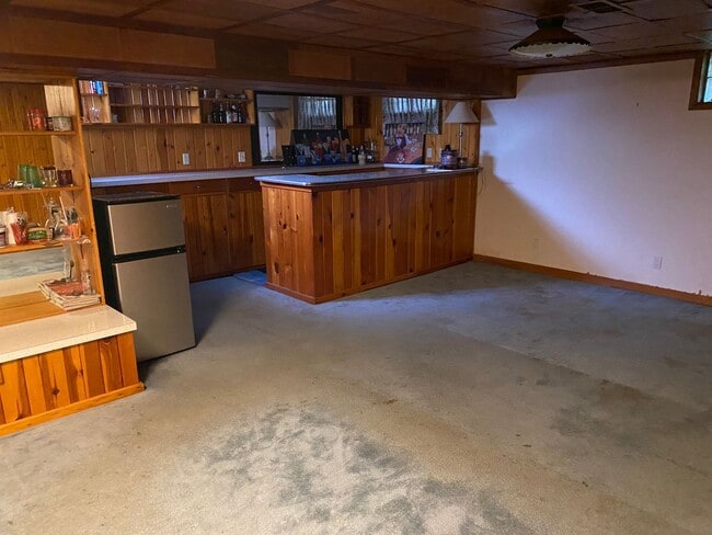 Building Photo - Charming 3 Bedroom, 3 Bathroom Ranch Home ...