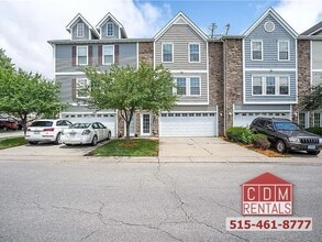 Building Photo - Wonderful Waukee Townhome