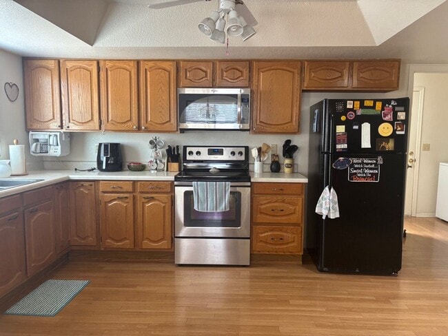 Building Photo - Lovely Long Term Unfurnished Home in 45+ Active Adult Resort Community of Leisure World