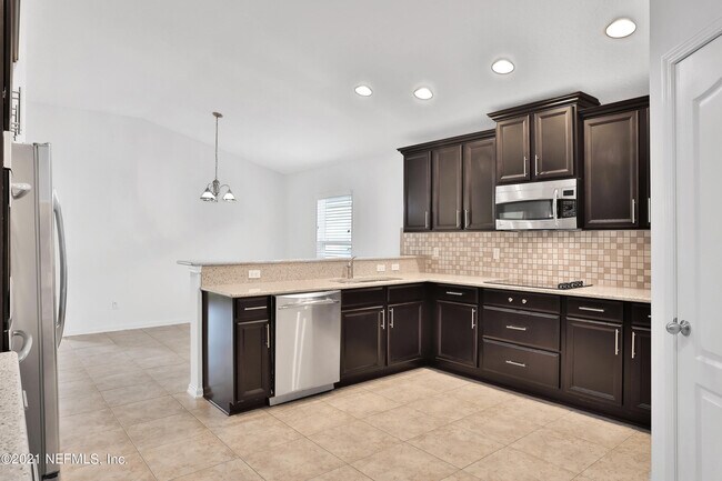 Building Photo - 276 W Adelaide Dr