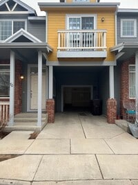 Building Photo - Gorgeous end unit townhome with one car garage and some mountain views!