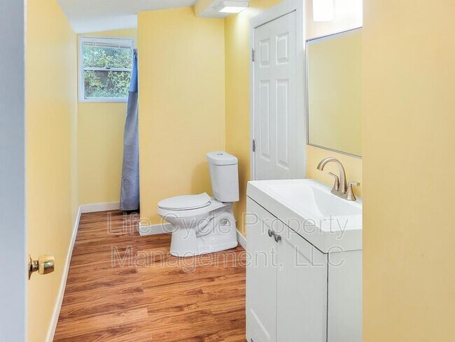 Building Photo - 631 M.L.K. Jr St SE