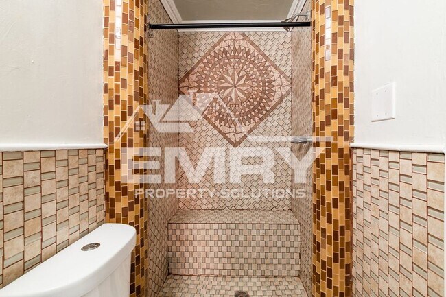 Building Photo - 3652 Platt Ave