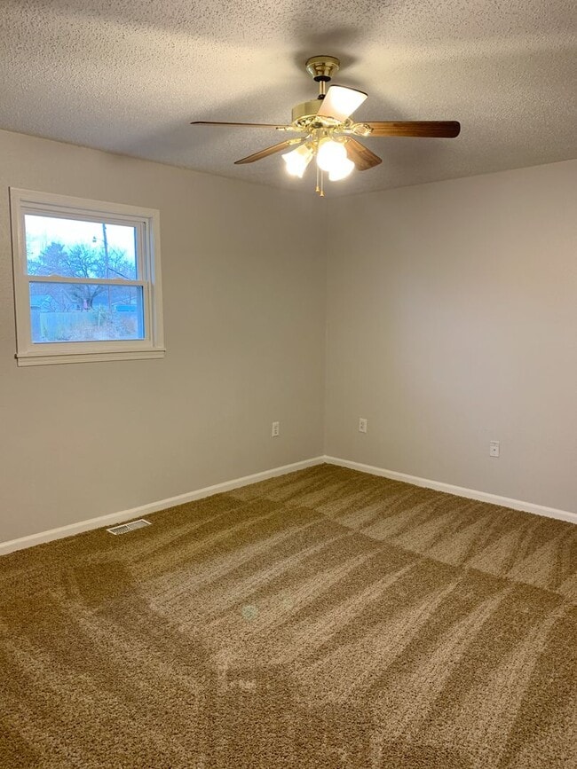 Building Photo - For Rent...4404 Wabash, Granite City