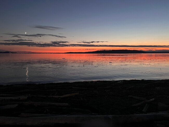 Building Photo - 22985 Marine View Dr S