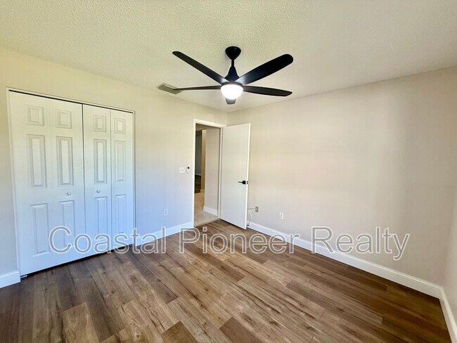 Building Photo - 8725 Huntfield St